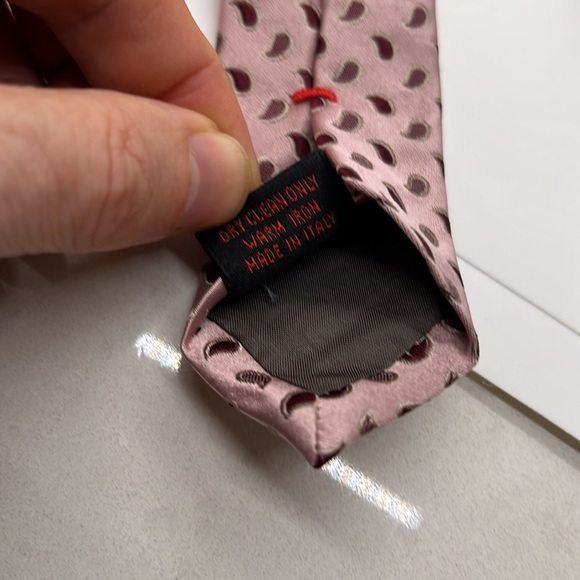 Romeo Gigli Pink Tie. Small Paisley Pattern. Excellent Condition - Picture 5 of 5